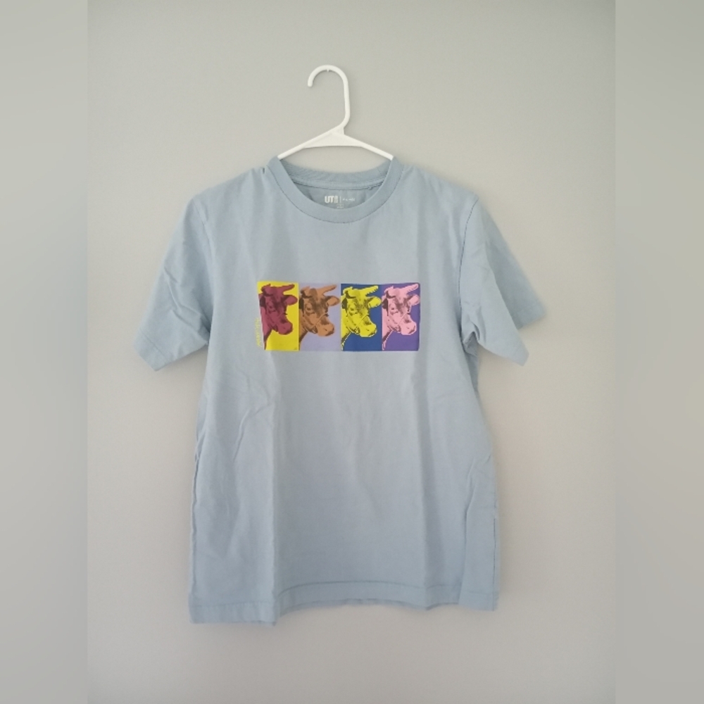 uniqlo light blue cow graphic tee s